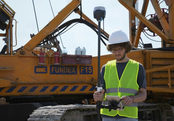 Top Benefits of IoT Proximity Sensors for Enhancing Worksite Safety